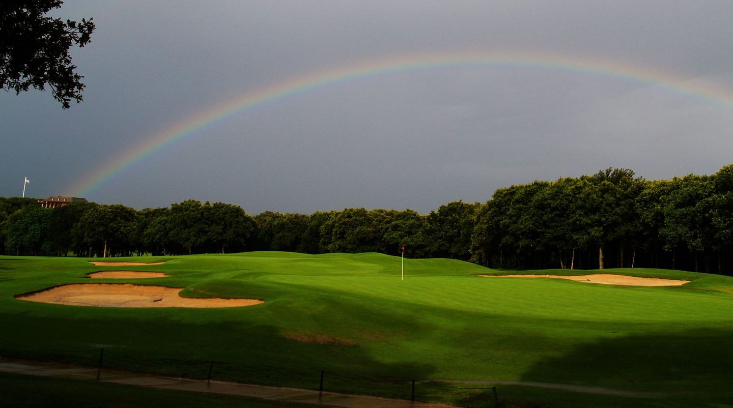 Signature hole with bunkers and trees